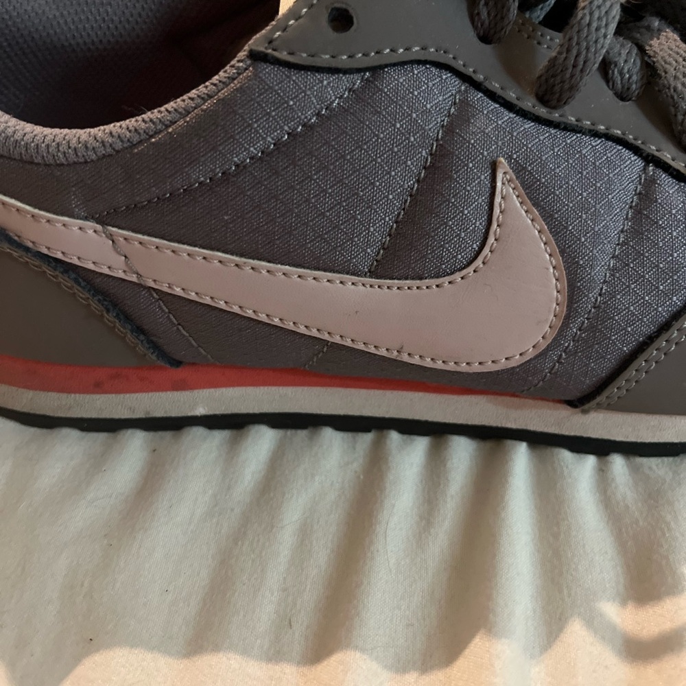 Women’s size 7.5